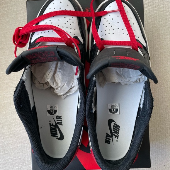 Nike Air Jordan 1 Retro Low OG, “Black Toe” - Picture 4 of 8